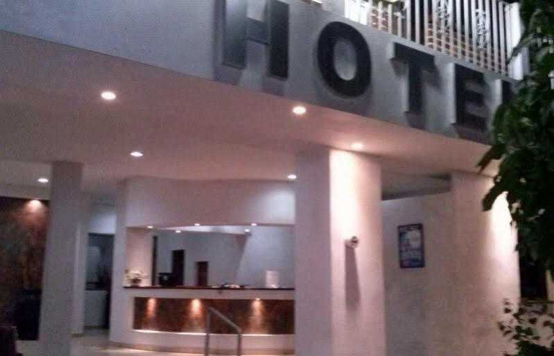 פוארטו ואלארטה Hotel Marlyn מראה חיצוני תמונה